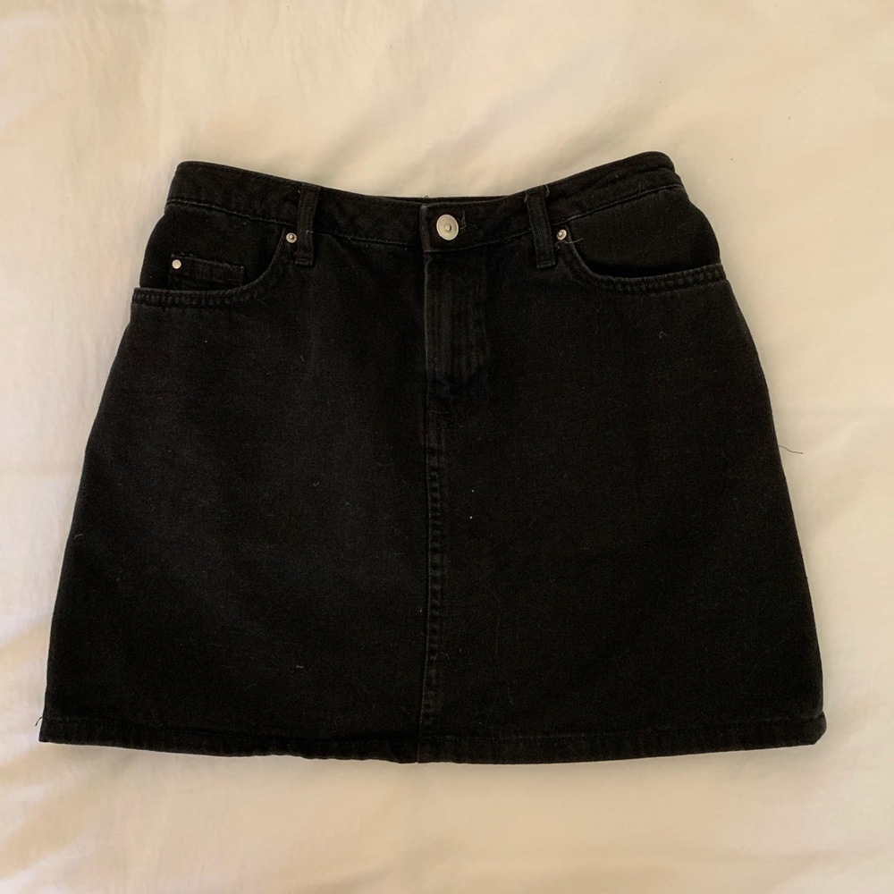 BLACK DENIM SKIRT